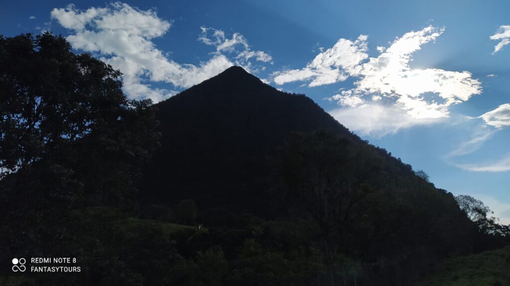 Cerro Tusa historia de la montaña sagradanbspAgencia de Viajes fantasytours Planes turísticos en Santa Fe de Antioquia Medellín Guatapé y Nápoles