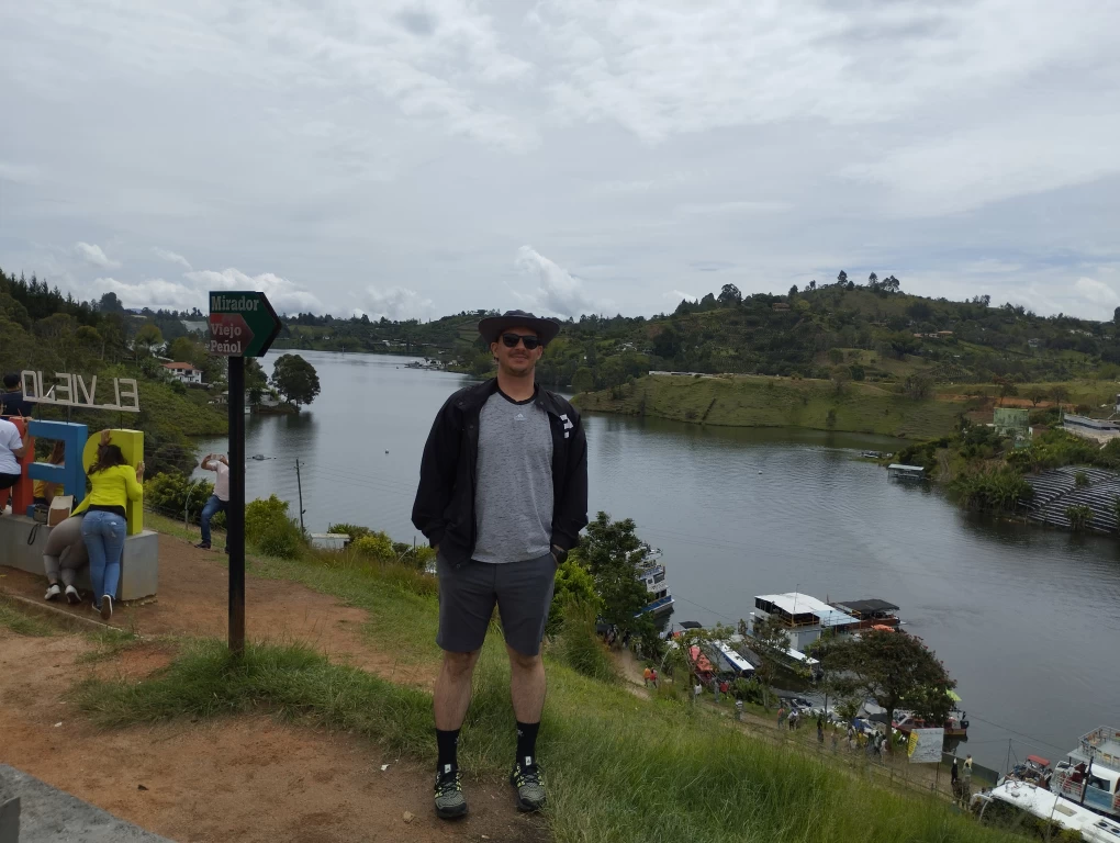 Tour A Guatapé Desde Medellín Con Visita A La Piedra El Peñón De Guatapé, ¡Comparte en familia el jueves 27 de julio de 2023!