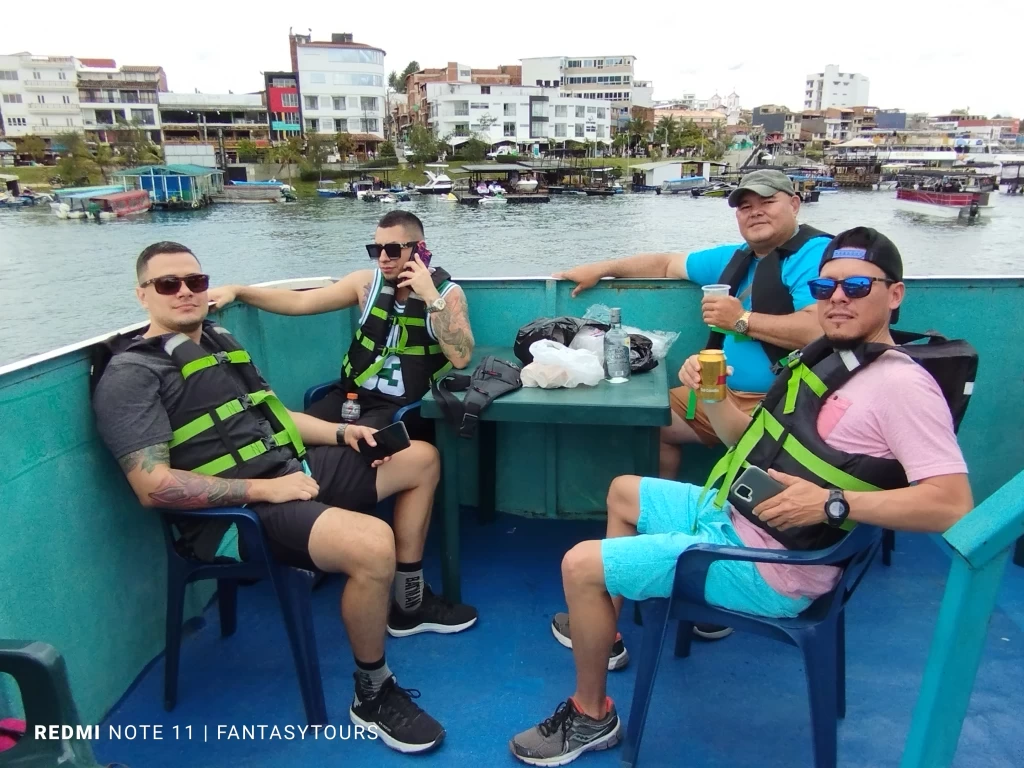 Tour A Guatapé Desde Medellín Con Visita A La Piedra El Peñón De Guatapé, ¡Vívelo este lunes 16 de enero de 2023!