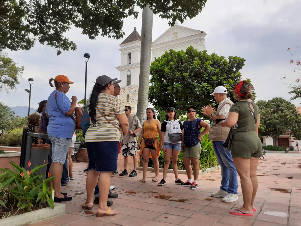 Tour Cultural Santa Fe De Antioquia Con Visita Al Puente De Occidente Y Centro Histórico, ¡Viaja el martes 14 de febrero de 2023!