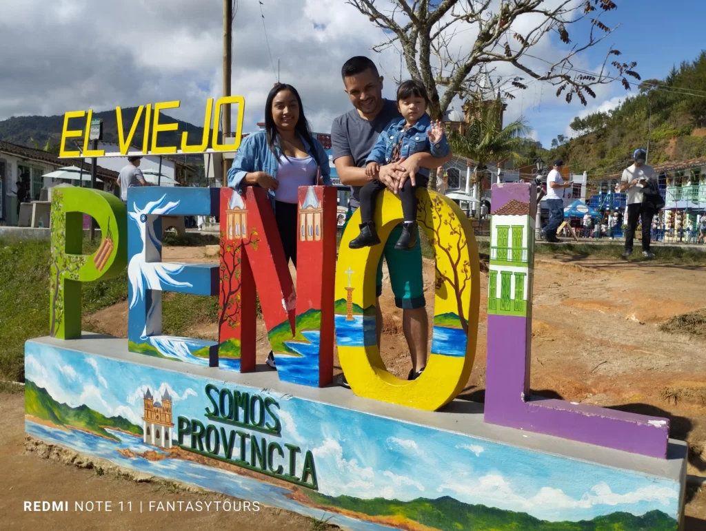 Tour A Guatapé Desde Medellín Con Visita A La Piedra El Peñón De Guatapé, ¡Comparte en familia el jueves 29 de junio de 2023!