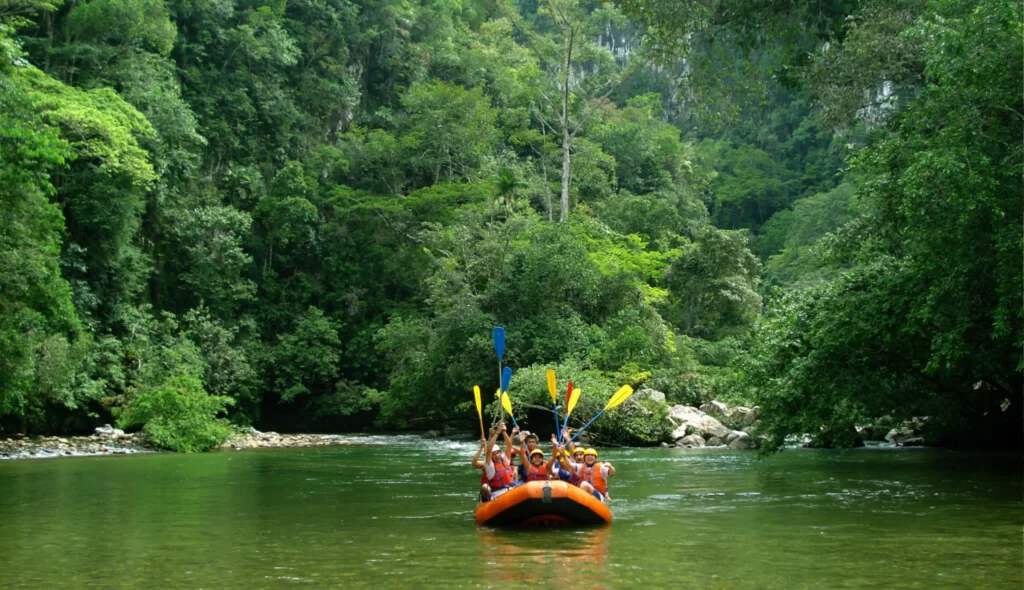 Tour A La Reserva Natural Cañón Del Río Claro Rafting Y Espeleología Empaca tu maleta y vámonos el sábado 24 de junio de 2023nbspAgencia de Viajes fantasytours Planes turísticos en Santa Fe de Antioquia Medellín Guatapé y Nápoles