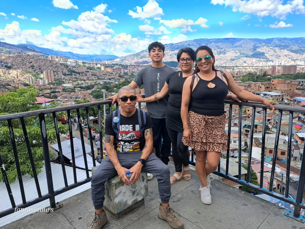 City Tour Por Medellín Conociendo La Ciudad De La Eterna Primavera Viaje programado para el martes 4 de julio de 2023nbspAgencia de Viajes fantasytours Planes turísticos en Santa Fe de Antioquia Medellín Guatapé y Nápoles