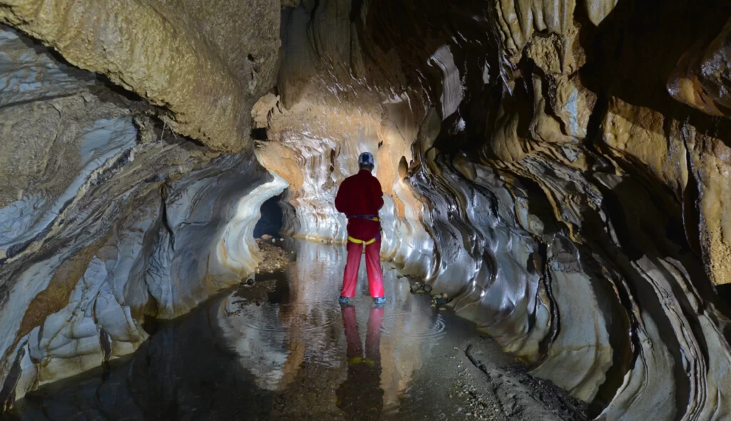 Tour A La Reserva Natural Cañón Del Río Claro: Rafting Y Espeleología, ¡Viaje programado para el sábado 22 de julio de 2023!