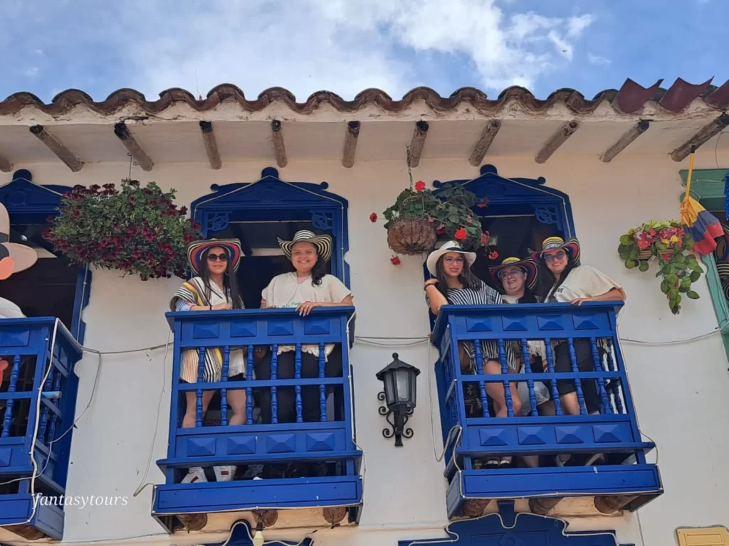 Tour A Guatapé Desde Medellín Con Visita A La Piedra El Peñón De Guatapé, ¡Listos para viajar el sábado 27 de enero de 2024!