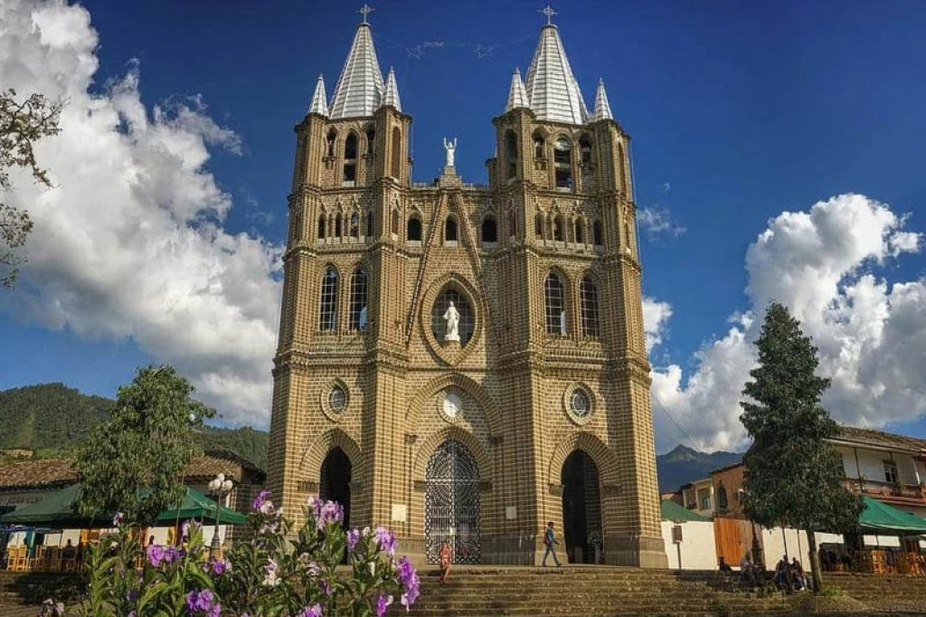 Tour A El Jardín Antioquia Vamos a disfrutarlo el sábado 16 de marzo de 2024nbspAgencia de Viajes fantasytours Planes turísticos en Santa Fe de Antioquia Medellín Guatapé y Nápoles