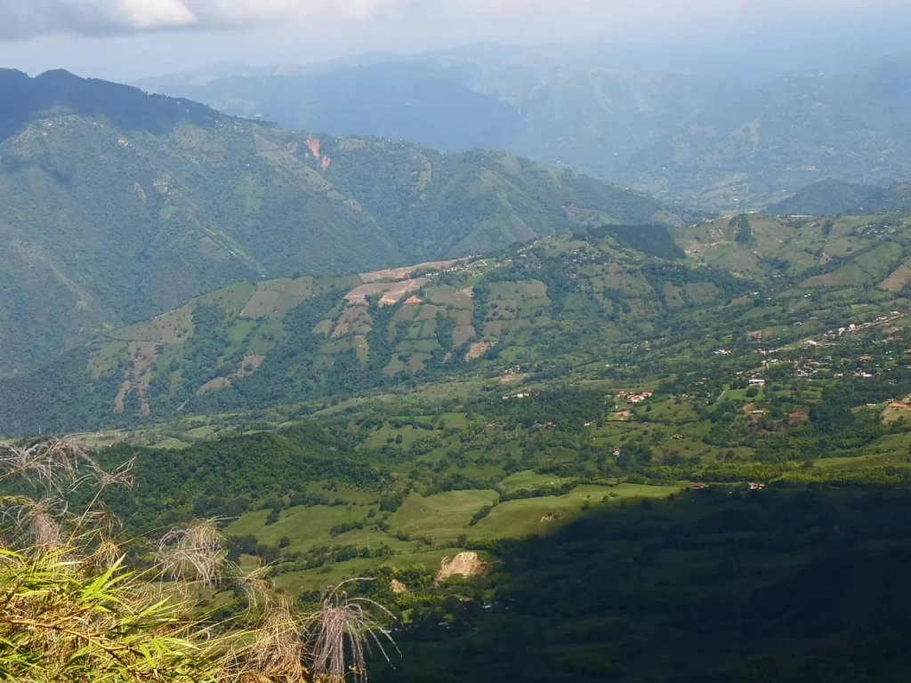 Senderismo Ecológico Cerro Tusa Para Empresas Y Grupos Vamos a disfrutarlo el domingo 8 de septiembre de 2024nbspAgencia de Viajes fantasytours Planes turísticos en Santa Fe de Antioquia Medellín Guatapé y Nápoles