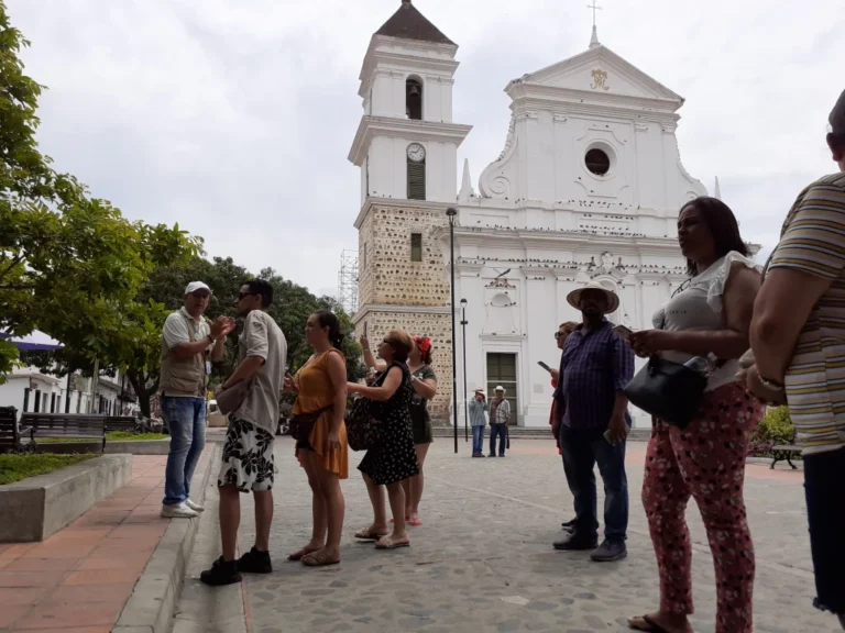 Tour Cultural Santa Fe De Antioquia Con Visita Al Puente De Occidente Y Centro Histórico, ¡Viaje programado para el martes 24 de junio de 2025!