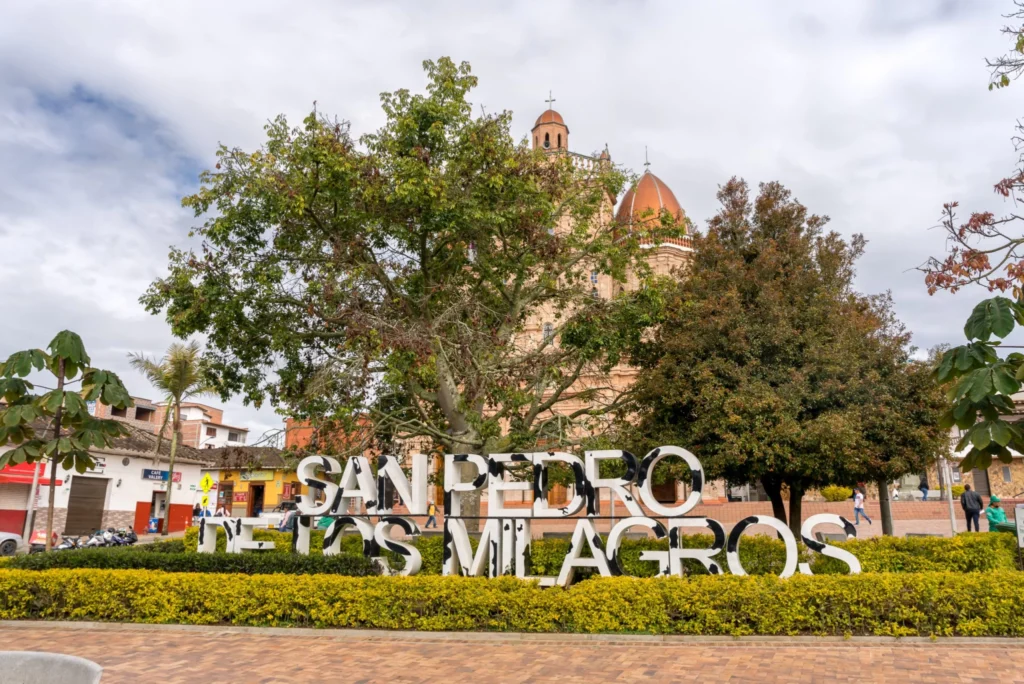 Tour De La Leche, San Pedro De Los Milagros, ¡Descubre este destino el lunes 3 de noviembre de 2025!