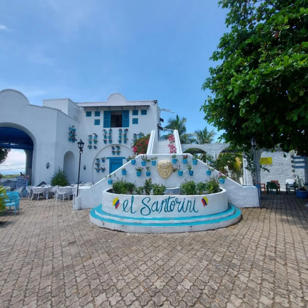 Día De Sol Al Santorini Colombiano Desde Medellín, ¡Viaja este domingo 21 de diciembre de 2025!